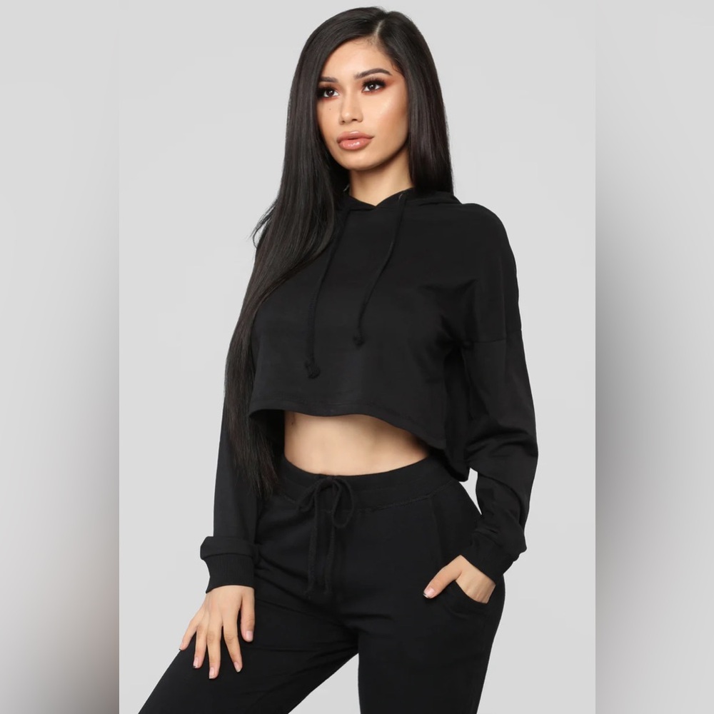 Cropped black hoodie sweatshirt size XL